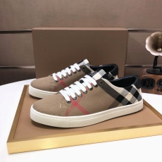 Burberry Low Shoes